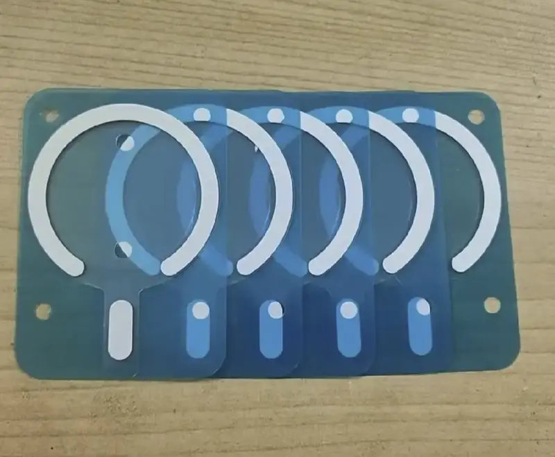 苹果 iPhone 17 Pro MagSafe 新设计曝光,大相机模组可能导致标志下移