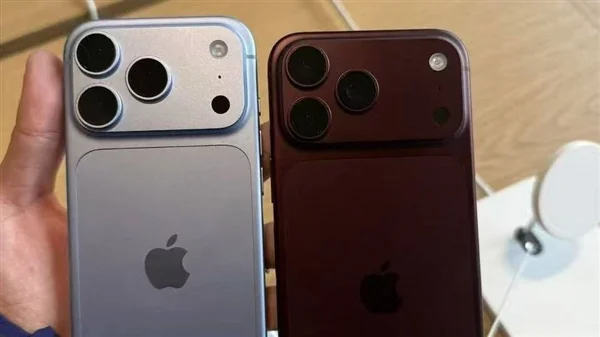 首发日到手的 iPhone 18 Pro 与 iPhone 18 Pro Max