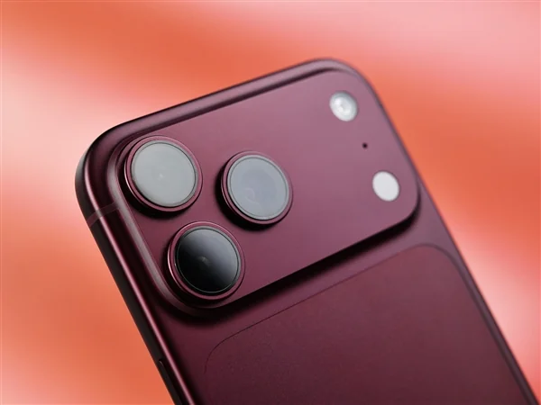 iPhone 18 Pro Max 影像与色彩表现