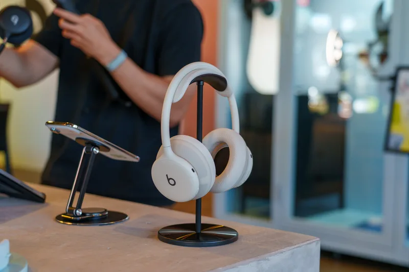 Beats 360 米白色版本