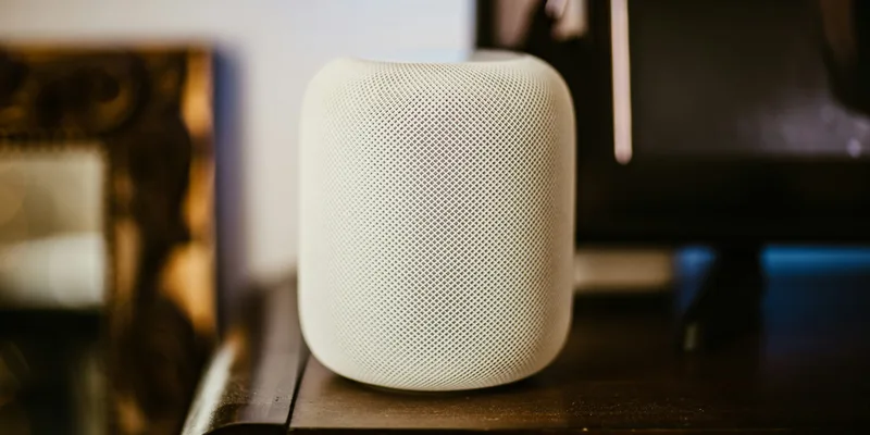白色 HomePod 音箱照片