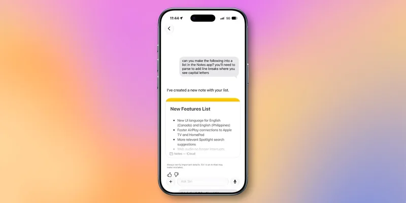 iPhone 屏幕显示 Siri AI 创建的 New Features List 笔记