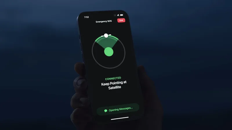 iPhone 屏幕显示卫星紧急求救界面,提示已连接并继续保持对准卫星