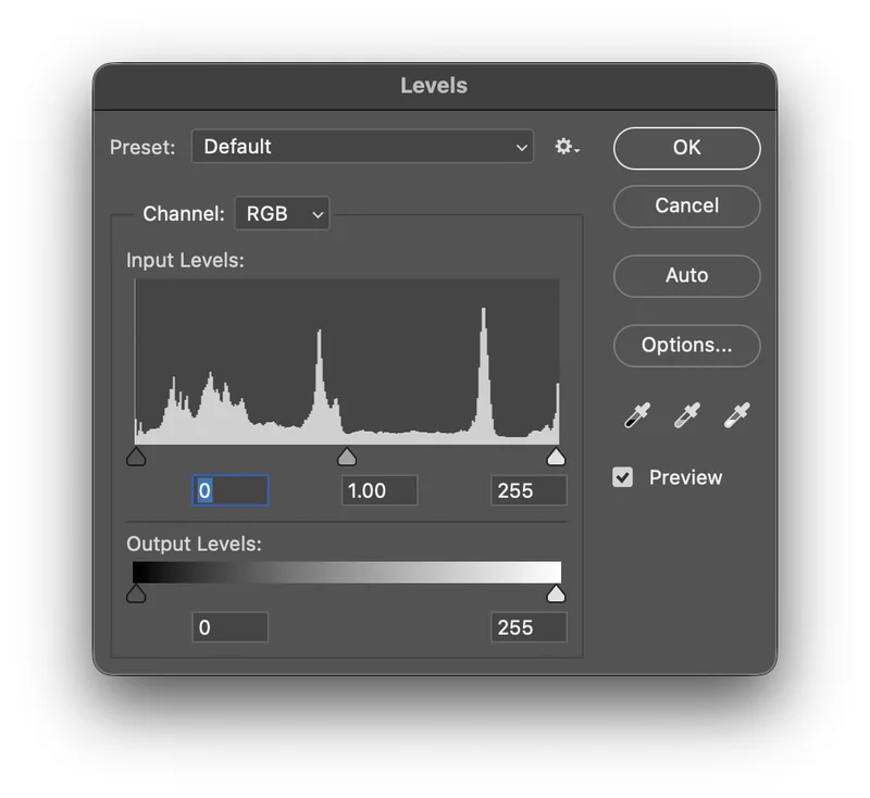 Compositor 的 Levels 对话框:直方图、输入与输出色阶、黑灰白吸管与自动按钮