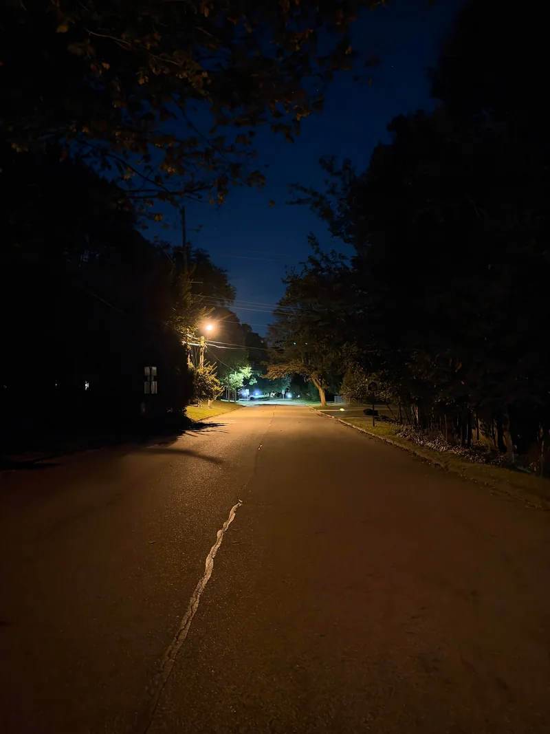 iPhone 18 Pro Max 夜景样张