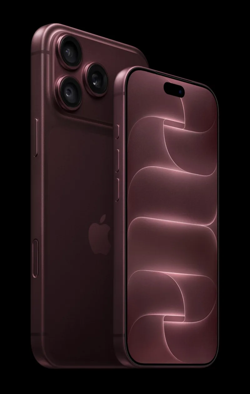 iPhone 18 Pro 与 Pro Max 两款机型并排展示