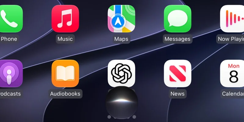 iOS 27 里 CarPlay 上的 Siri AI 界面截图。