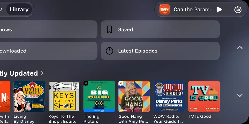 CarPlay 里重新设计的音频小播放器截图。