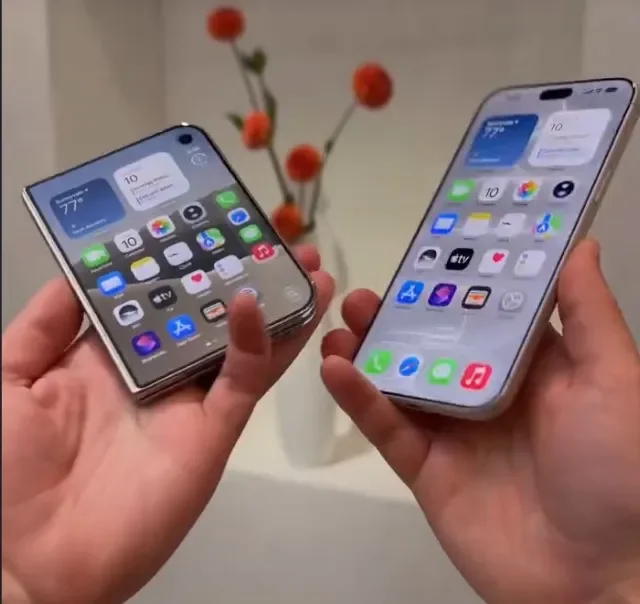 两只手分别握着展开的 iPhone Duo 和 iPhone 18 Pro Max,两台手机屏幕点亮并排对比