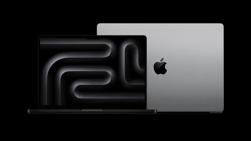 深空黑与银色 MacBook Pro 官方风格渲染图