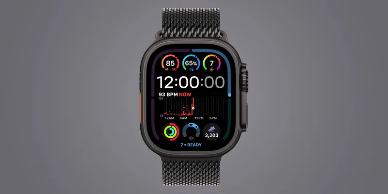 Apple Watch 表盘显示实时心率曲线、步数与准备度分数