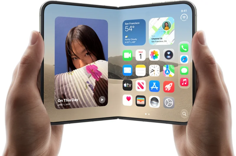 iPhone Duo 展开态官方图,双手持握大屏显示主界面