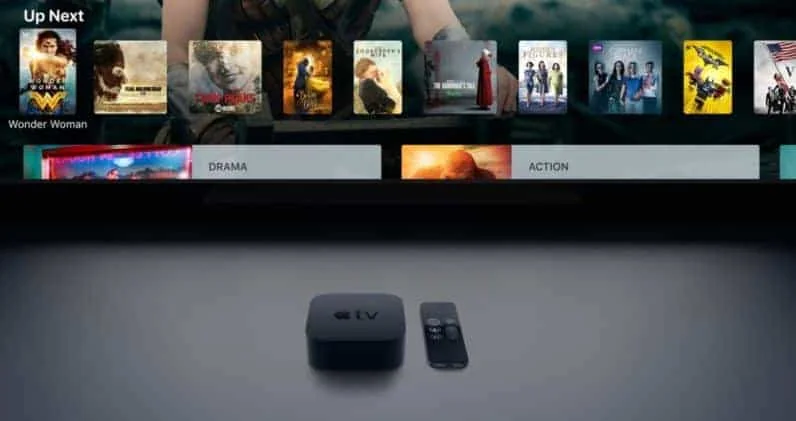 Apple TV 连接电视的客厅场景,屏幕显示影视界面