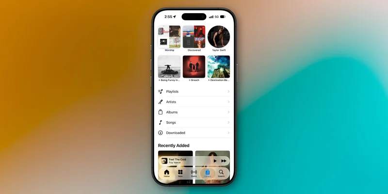 iOS 27.2 beta 4 资料库界面：播放列表、艺人、专辑、歌曲、已下载的列表图标变为黑白，程序坞里的 Apple Music 图标为白底黑色音符